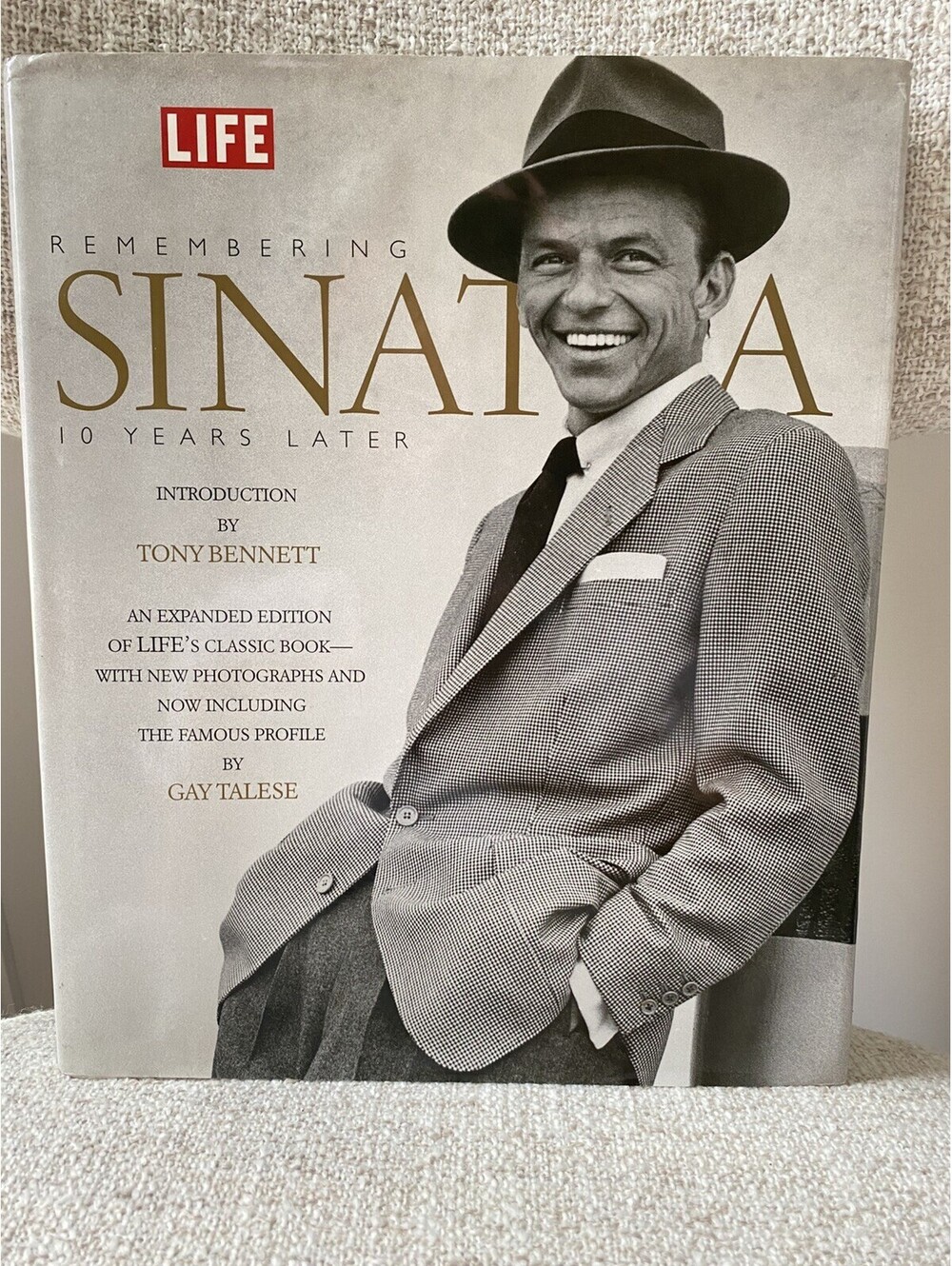 Magazine Published By Life Book Remembering Sinatra Ten Years Later. Literature